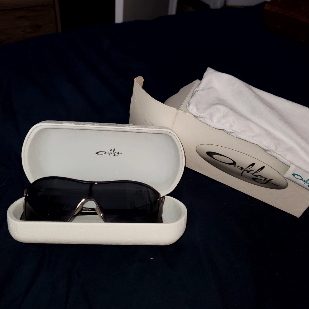 Oakley Liv Sunglasses (polarized)